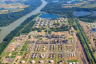Aerial photograpy of Maxau, OMV Refinery in the district Knielingen in Karlsruhe in the state Baden-Wuerttemberg, Germany