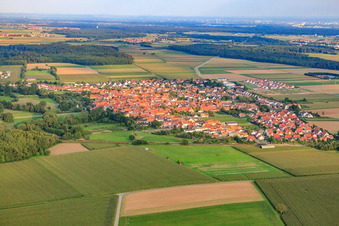 Village view from the northwest in Steinweiler in the state Rhineland-Palatinate, Germany from above