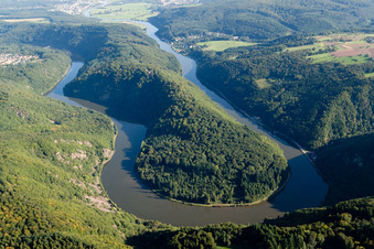 The horse shoe bend of the river Saar in the district of Mettlach in the state of Saarland. The river runs through the Saargau region