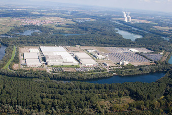 Aerial photograpy of Building complex and grounds of the logistics center Daimler AG Global Logistic Center on the Island Gruen in Germersheim in the state Rhineland-Palatinate, Germany