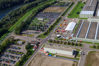 Daimler / Mercedes-Benz Global Logistics Center GLC on the island of Grün in Germersheim in the state Rhineland-Palatinate, Germany seen from above