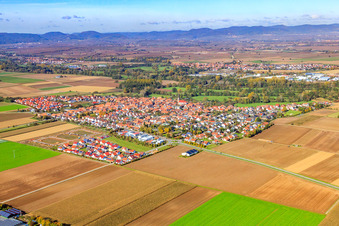 View from the southeast in Steinweiler in the state Rhineland-Palatinate, Germany from above