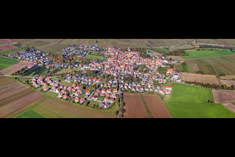 Oblique view of Village view from the southeast in the district Mörzheim in Landau in der Pfalz in the state Rhineland-Palatinate, Germany
