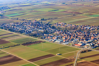 Aerial view of View of the town from the southeast in the district Niederhochstadt in Hochstadt in the state Rhineland-Palatinate, Germany