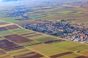 Aerial photograpy of View of the town from the southeast in the district Niederhochstadt in Hochstadt in the state Rhineland-Palatinate, Germany