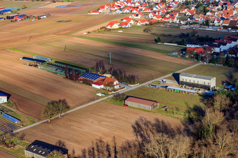 Aerial view of Resettlement farms on Mühlweg in Hördt in the state Rhineland-Palatinate, Germany