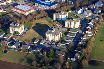 Aerial view of 4 residential blocks on Albert-Detzel-Straße in Herxheim bei Landau in the state Rhineland-Palatinate, Germany