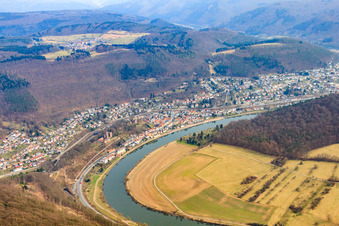 View of the town on the banks of the Neckar from the west in Neckarsteinach in the state Hesse, Germany