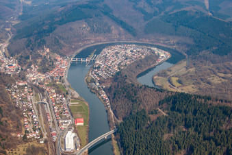 In the Neckar loop in the district Ersheim in Hirschhorn in the state Hesse, Germany