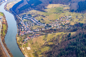 Aerial view of Village on the banks of the Neckar in the district Pleutersbach in Eberbach in the state Baden-Wuerttemberg, Germany