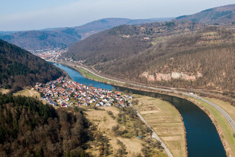 Village on the river bank areas of the river Neckar in the district Rockenau in Eberbach in the state Baden-Wurttemberg, Germany