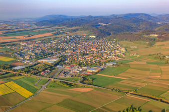 City view from the northeast in Pleisweiler-Oberhofen in the state Rhineland-Palatinate, Germany