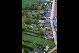 Oblique view of Grougis in the state Aisne, France