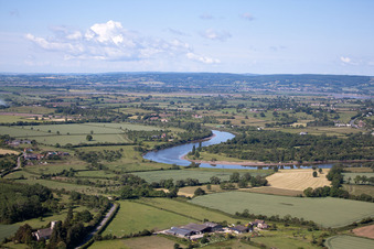 Knee of the River Severn near Oakle Street in Elmore in the state England, Great Britain