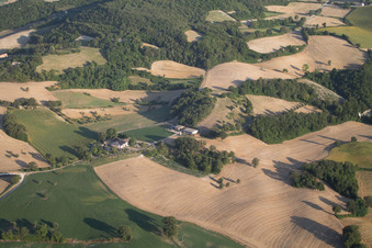 Bird's eye view of San Martino dei Muri in the state The Marches, Italy