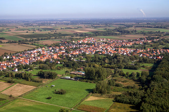 From the southwest in the district Schaidt in Wörth am Rhein in the state Rhineland-Palatinate, Germany