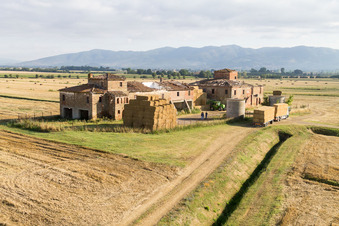 Homestead of a farm in Castroncello in Toskana, Italy