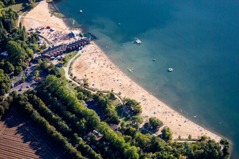 Mass influx of bathers on the beach and the shore areas of the lake Dueren-Guerzenich in Dueren in the state North Rhine-Westphalia