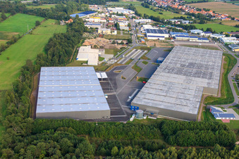 Bird's eye view of ZUFALL logistics group - Branch Kandel and STS Group in the Horst industrial park in the district Minderslachen in Kandel in the state Rhineland-Palatinate, Germany