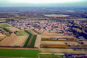 Aerial view of Village from the west in Hördt in the state Rhineland-Palatinate, Germany