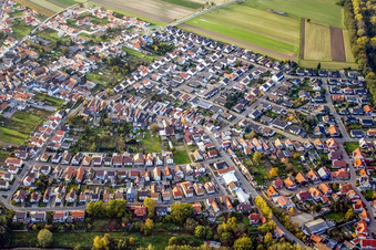 Mozartstr in Hördt in the state Rhineland-Palatinate, Germany