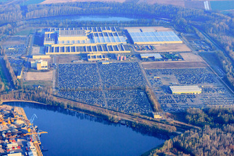 Insel Grün, Daimler GLC Mercedes-Benz Global Logistics Center and MOSOLF Logistics & Services GmbH in Germersheim in the state Rhineland-Palatinate, Germany