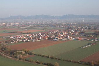Bird's eye view of District Mörlheim in Landau in der Pfalz in the state Rhineland-Palatinate, Germany