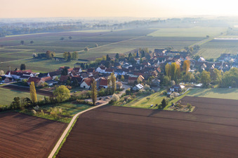 Village from the southwest in Kleinfischlingen in the state Rhineland-Palatinate, Germany