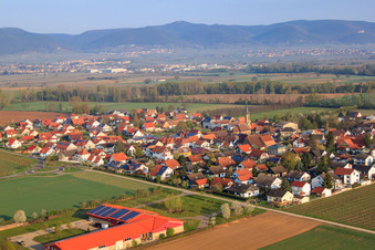 Village from the southeast in Großfischlingen in the state Rhineland-Palatinate, Germany