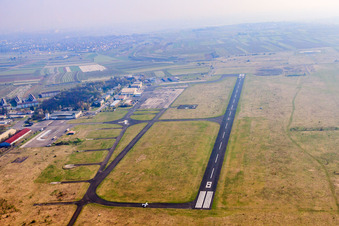 Aerial view of Airport Mainz-Finten (EDFZ) Runway 08 in the district Finthen in Mainz in the state Rhineland-Palatinate, Germany