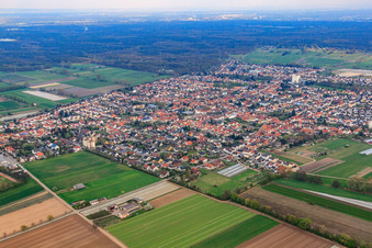 View of the town from the northwest in the district Iggelheim in Böhl-Iggelheim in the state Rhineland-Palatinate, Germany