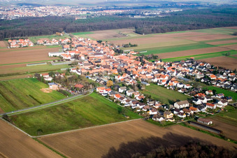 From the southwest in the district Hayna in Herxheim bei Landau in the state Rhineland-Palatinate, Germany