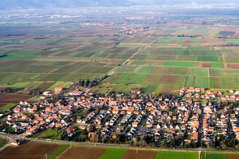 Town View of the streets and houses of the residential areas in Hochstadt (Pfalz) in the state Rhineland-Palatinate