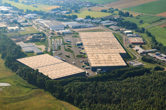 Horst Industrial Estate, Zufall Logistics Center in the district Minderslachen in Kandel in the state Rhineland-Palatinate, Germany from a drone