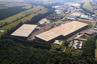 Aerial view of Horst Industrial Estate, Zufall Logistics Center in the district Minderslachen in Kandel in the state Rhineland-Palatinate, Germany