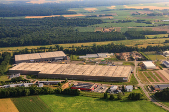 Horst Industrial Estate, Zufall Logistics Center in the district Minderslachen in Kandel in the state Rhineland-Palatinate, Germany seen from above
