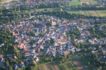 Aerial view of Town View of the streets and houses of the residential areas in the district Billigheim in Billigheim-Ingenheim in the state Rhineland-Palatinate