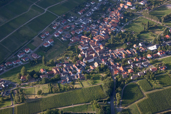 Town View of the streets and houses of the residential areas in Pleisweiler-Oberhofen in the state Rhineland-Palatinate, Germany