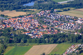 View of the town from the northeast in the district Sondernheim in Germersheim in the state Rhineland-Palatinate, Germany from above