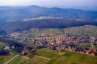 From the southeast in the district Pleisweiler in Pleisweiler-Oberhofen in the state Rhineland-Palatinate, Germany