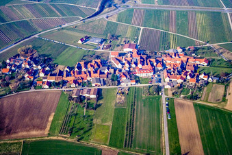 Village from the south in the district Oberhofen in Pleisweiler-Oberhofen in the state Rhineland-Palatinate, Germany