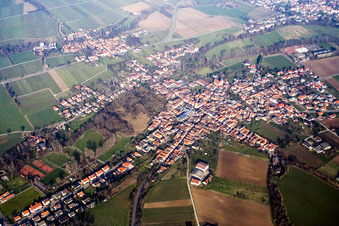 Town View of the streets and houses of the residential areas in the district Ingenheim in Billigheim-Ingenheim in the state Rhineland-Palatinate out of the air