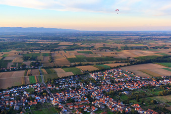 Volmersweilerer Straße in the district Schaidt in Wörth am Rhein in the state Rhineland-Palatinate, Germany