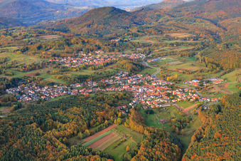 Village view in the Palatinate Forest from the southwest in the district Gossersweiler in Gossersweiler-Stein in the state Rhineland-Palatinate, Germany