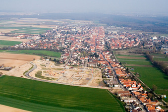 Aerial photograpy of New development area Am Höhenweg in Kandel in the state Rhineland-Palatinate, Germany