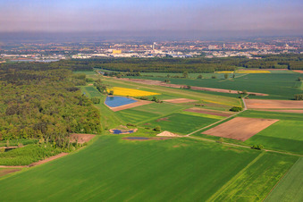 Cross approach to Two Eight from EDSF in Gochsheim in the state Bavaria, Germany