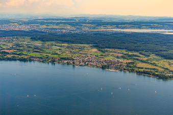 Village on the shore of Lake Überlingen from the north in the district Dingelsdorf in Konstanz in the state Baden-Wuerttemberg, Germany