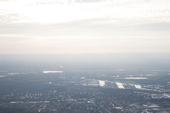 From the east in the district Grünwinkel in Karlsruhe in the state Baden-Wuerttemberg, Germany from above