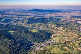 View of the Kaiserstuhl from the northeast in the district Bleichheim in Herbolzheim in the state Baden-Wuerttemberg, Germany