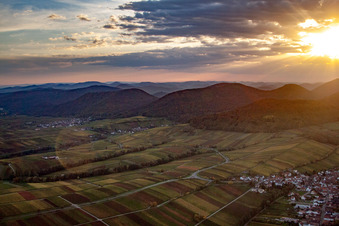 Sunset between Ranchbach and Leinsweiler in the district Arzheim in Landau in der Pfalz in the state Rhineland-Palatinate, Germany